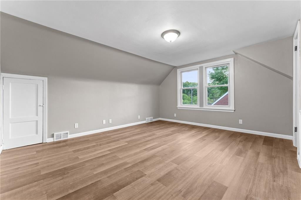 1121 Broughton Road Pittsburgh, PA 15236 - Photo 16 of 27 Gallery Image 16