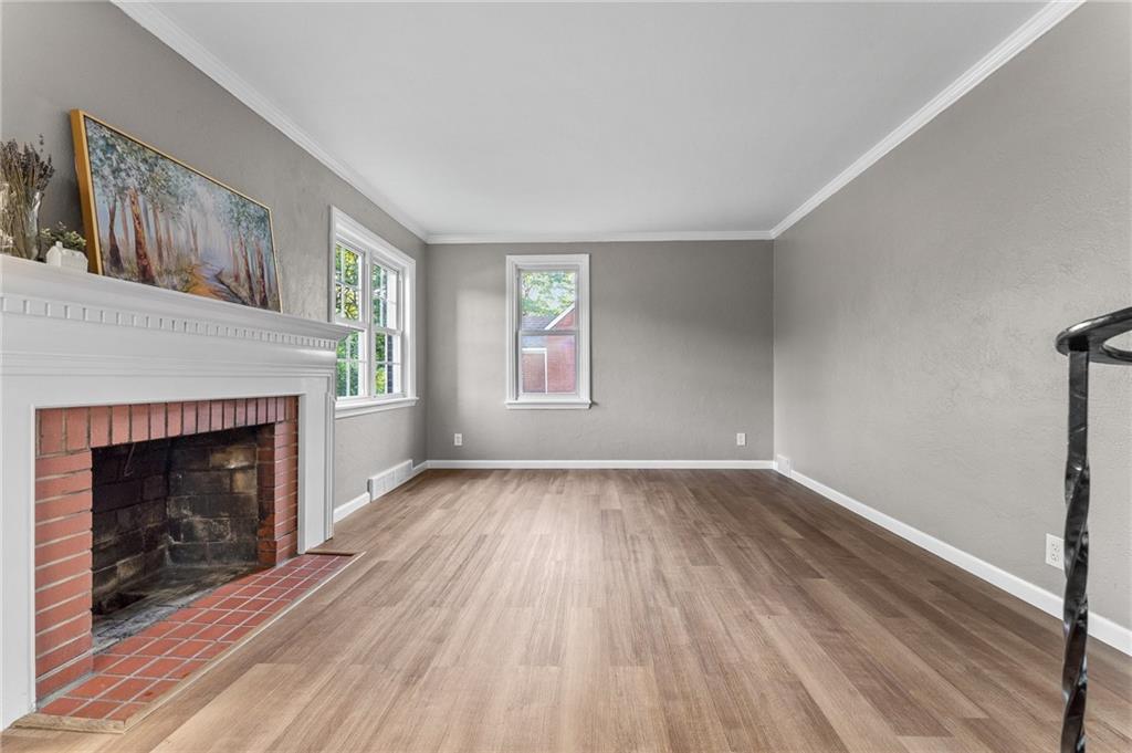1121 Broughton Road Pittsburgh, PA 15236 - Photo 6 of 27 Gallery Image 6