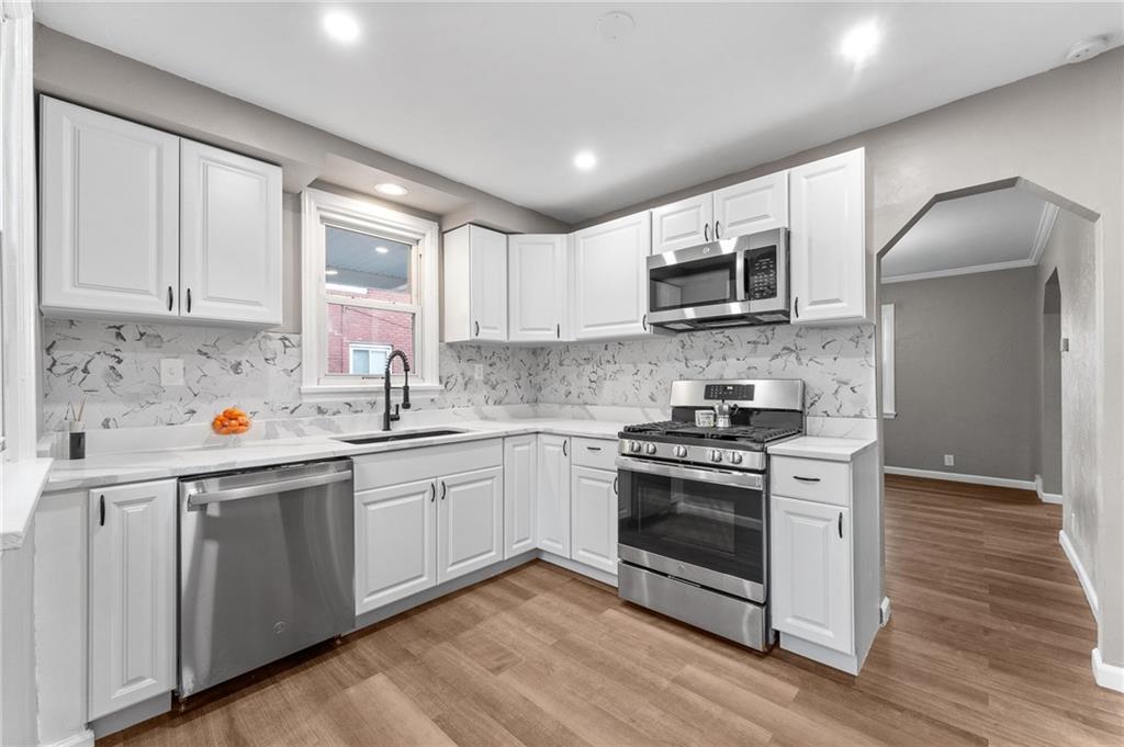 1121 Broughton Road Pittsburgh, PA 15236 - Photo 10 of 27 Gallery Image 10
