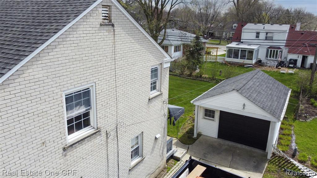 1325 Torrey Road Grosse Pointe Woods, MI 48236 - Photo 31 of 38