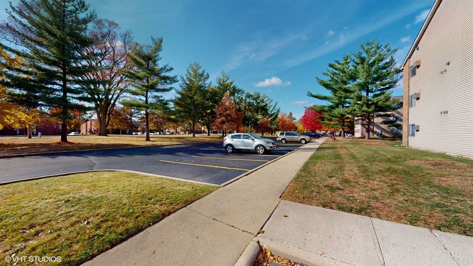 651 South Virginia Road, Unit 326 Crystal Lake, IL 60014 - Photo 25 of 26 a view of outdoor space with garden view