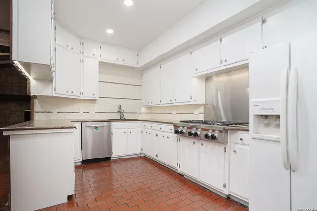 $4,250 | 126 Stanford Drive, San Antonio, TX 78212