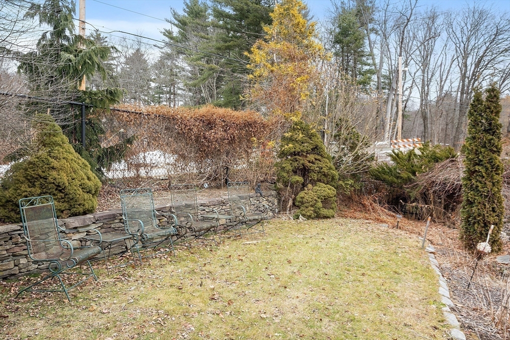 895 Flat Hill Road Lunenburg, MA 01462 - Photo 12 of 28