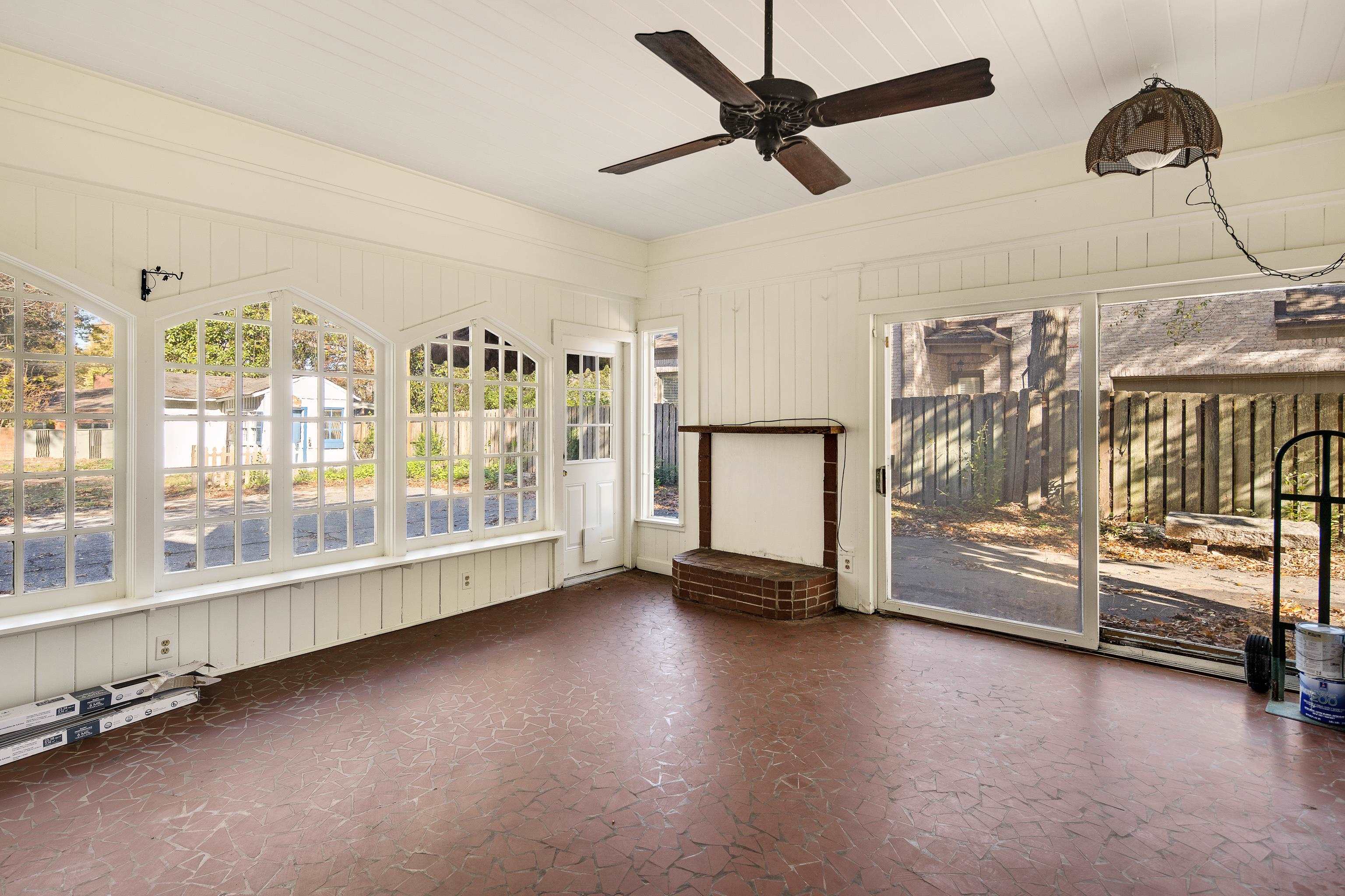 4772 Gwynne Road Memphis, TN 38117 - Photo 19 of 40 Unfurnished sunroom with ceiling fan
