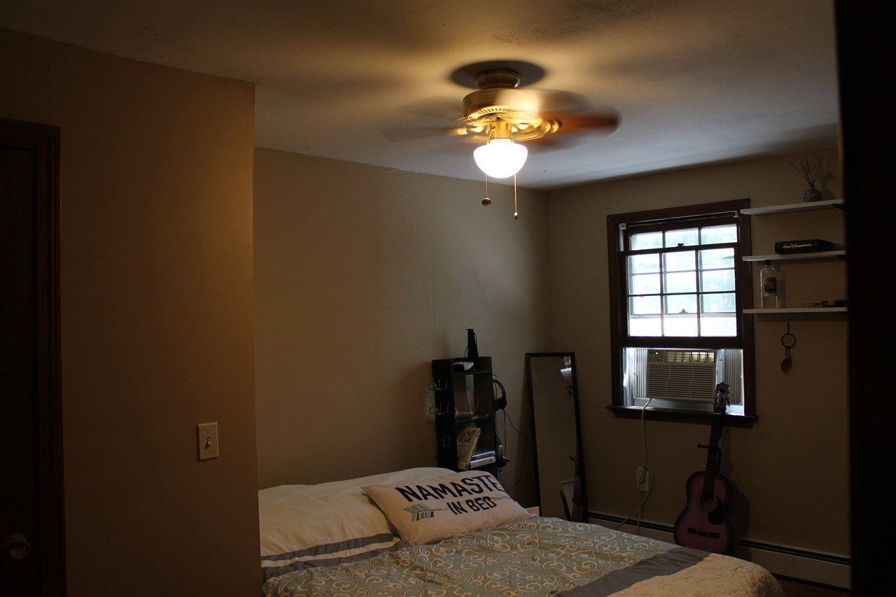 2 Thames Road Derry, NH 03038 - Photo 14 of 16