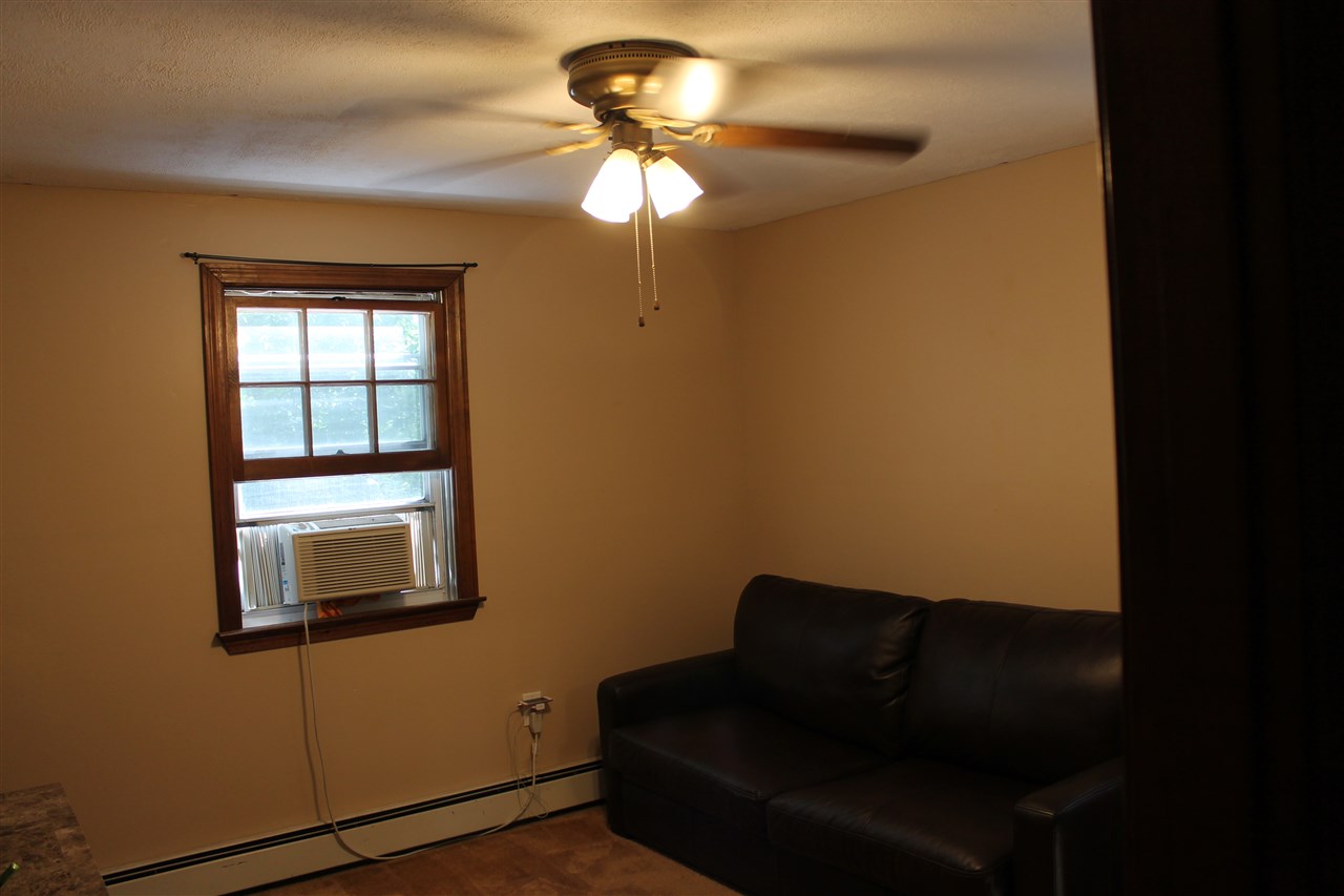 2 Thames Road Derry, NH 03038 - Photo 15 of 16