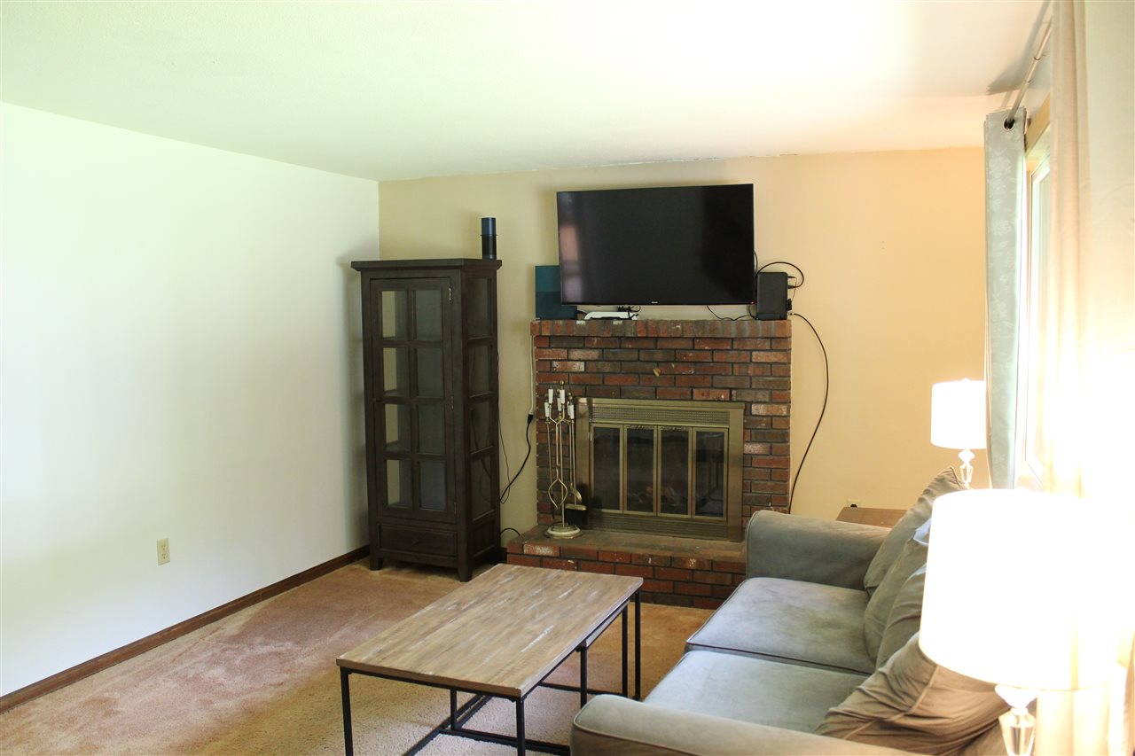 2 Thames Road Derry, NH 03038 - Photo 8 of 16