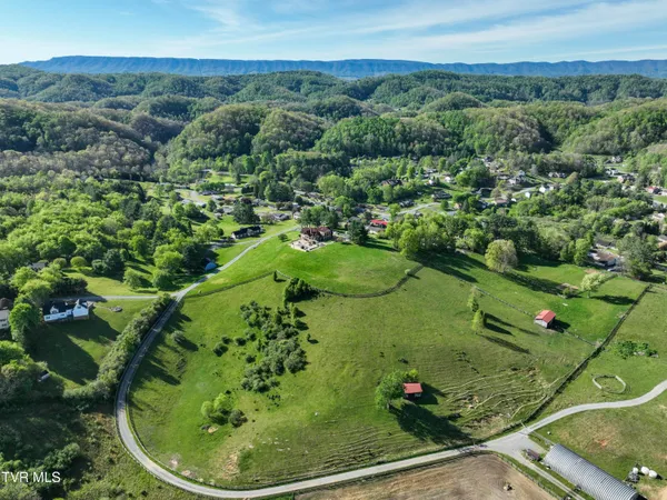 $1,199,999 | 541 Plantation Drive, Richlands, VA 24641