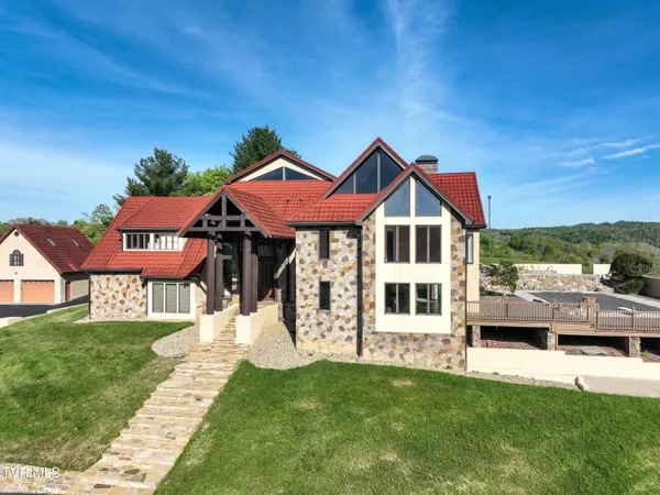 $1,199,999 | 541 Plantation Drive, Richlands, VA 24641