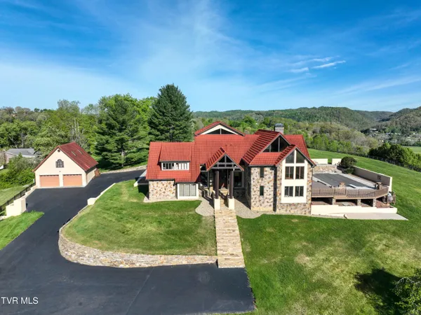 $1,199,999 | 541 Plantation Drive, Richlands, VA 24641