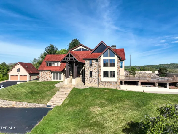 $1,199,999 | 541 Plantation Drive, Richlands, VA 24641