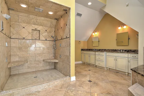 $1,199,999 | 541 Plantation Drive, Richlands, VA 24641