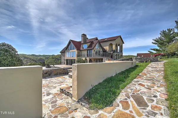 $1,199,999 | 541 Plantation Drive, Richlands, VA 24641