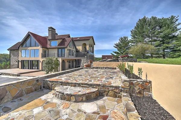$1,199,999 | 541 Plantation Drive, Richlands, VA 24641