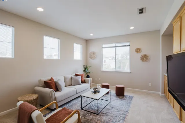 $2,098,888 | 25657 Crestfield Drive, Castro Valley, CA 94552