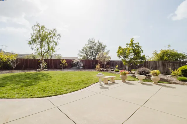 $2,098,888 | 25657 Crestfield Drive, Castro Valley, CA 94552