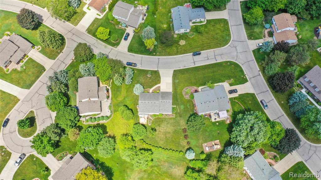815 Dickson Lane Rochester Hills, MI 48307 - Photo 8 of 32