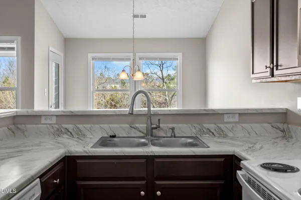 $1,250 | 6748 Willowbrook Drive, Fayetteville, NC 28314