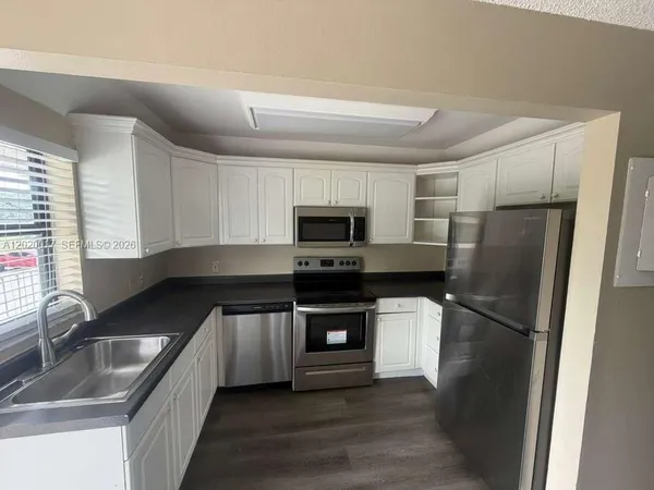 $1,490 | 617 Ixoria Avenue, Unit 18, Fort Pierce, FL 34982