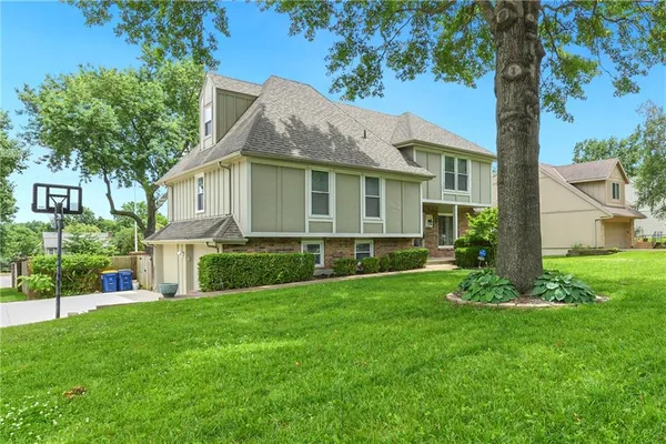 $489,950 | 10119 Earnshaw Street, Lenexa, KS 66215