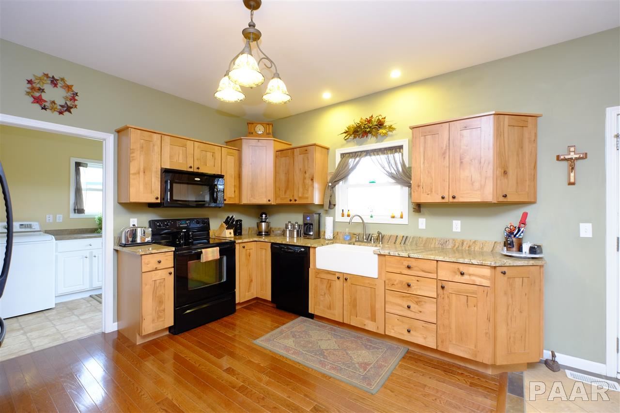 6502 North Wiley Road Elmwood, IL 61529 - Photo 12 of 36 Gallery Image 12