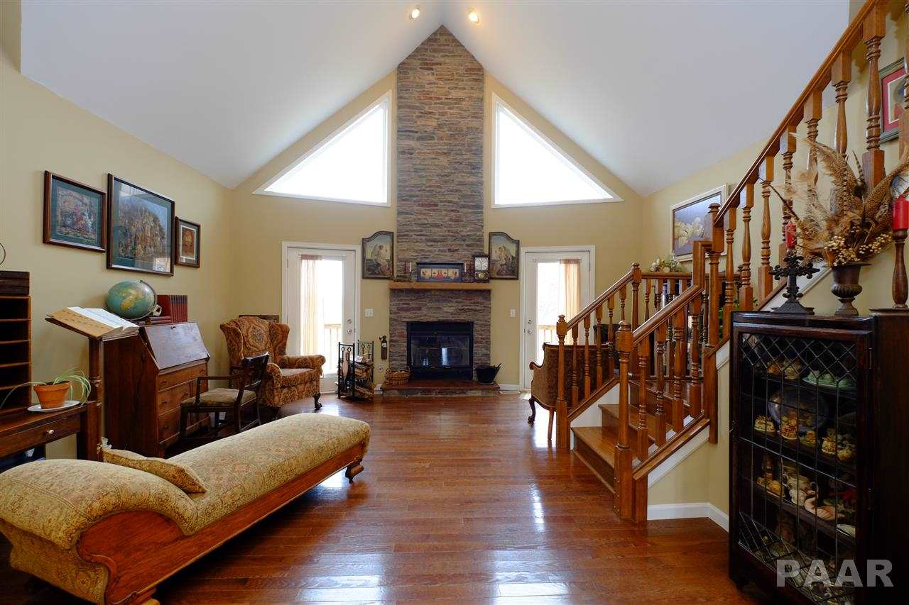 6502 North Wiley Road Elmwood, IL 61529 - Photo 8 of 36 Gallery Image 8