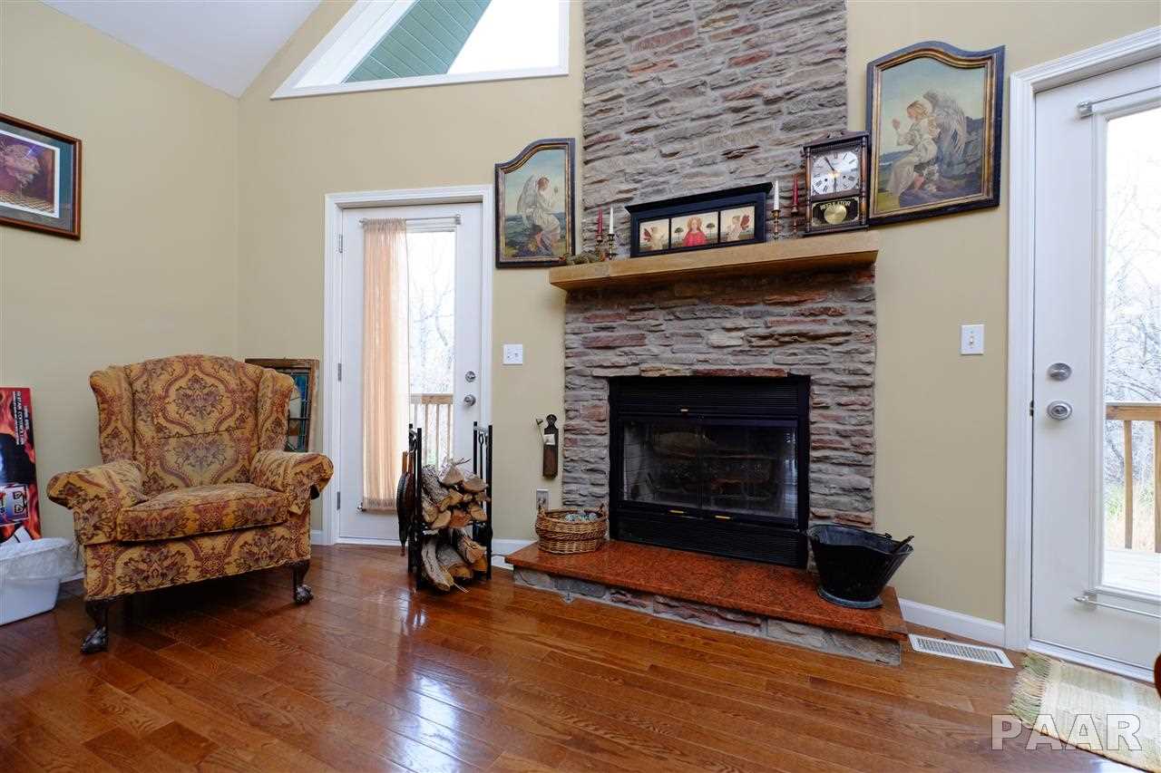 6502 North Wiley Road Elmwood, IL 61529 - Photo 9 of 36 Gallery Image 9