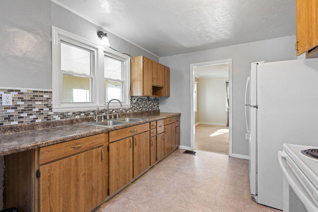 7983 Stoker Road Sidney, OH 45365 - Photo 14 of 34 Kitchen