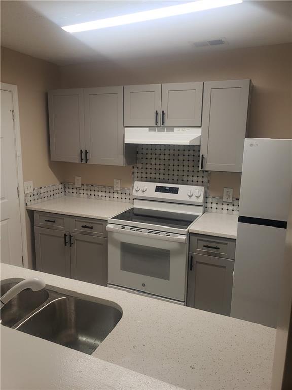 7101 Fairington Ridge Circle Lithonia, GA 30038 - Photo 2 of 9