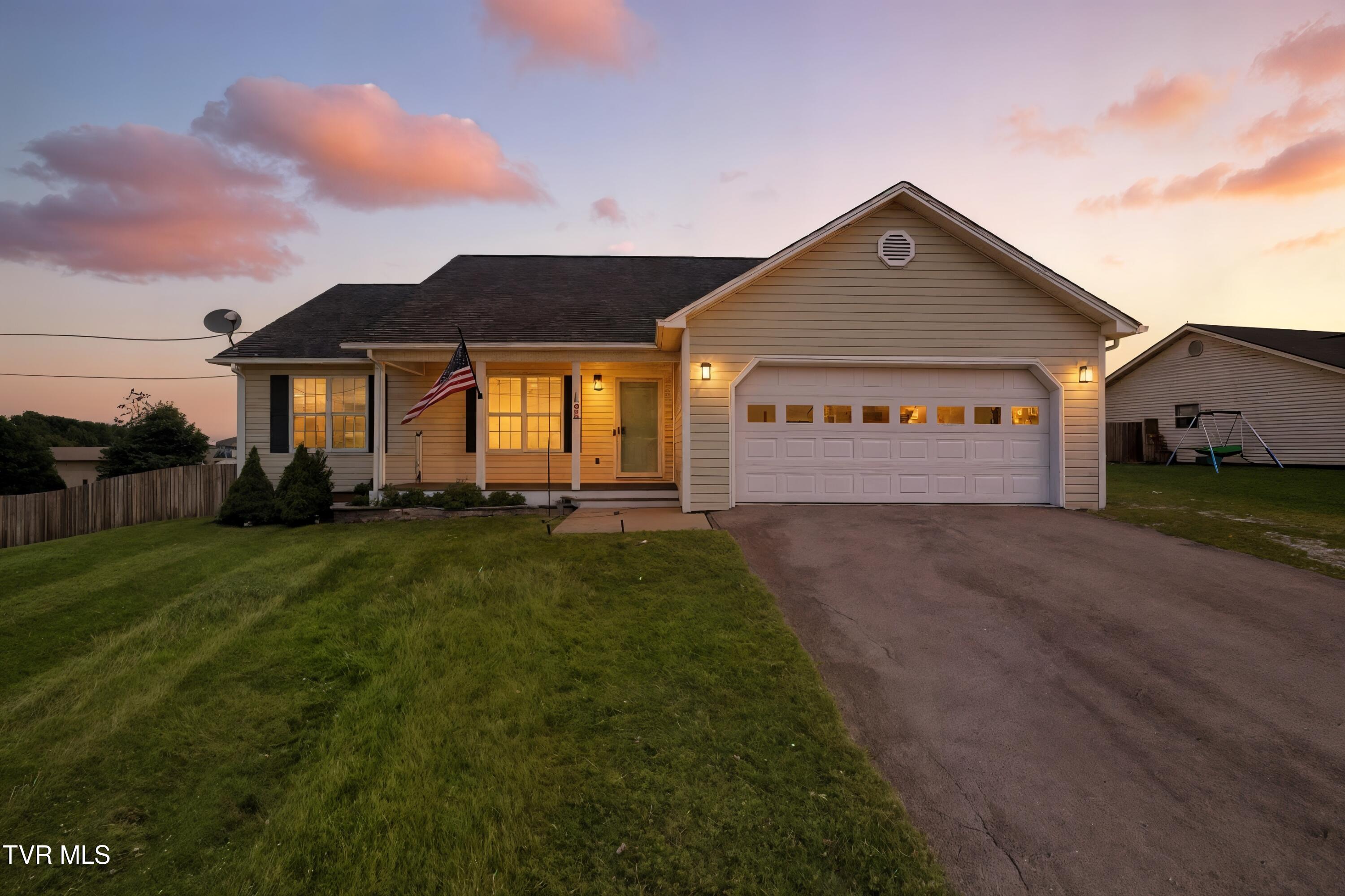 199 Douglas Chapel Road Jonesborough, TN 37659 - Photo 2 of 44 DSC02014_twilight_c263b71a-4e67-4c95-82f