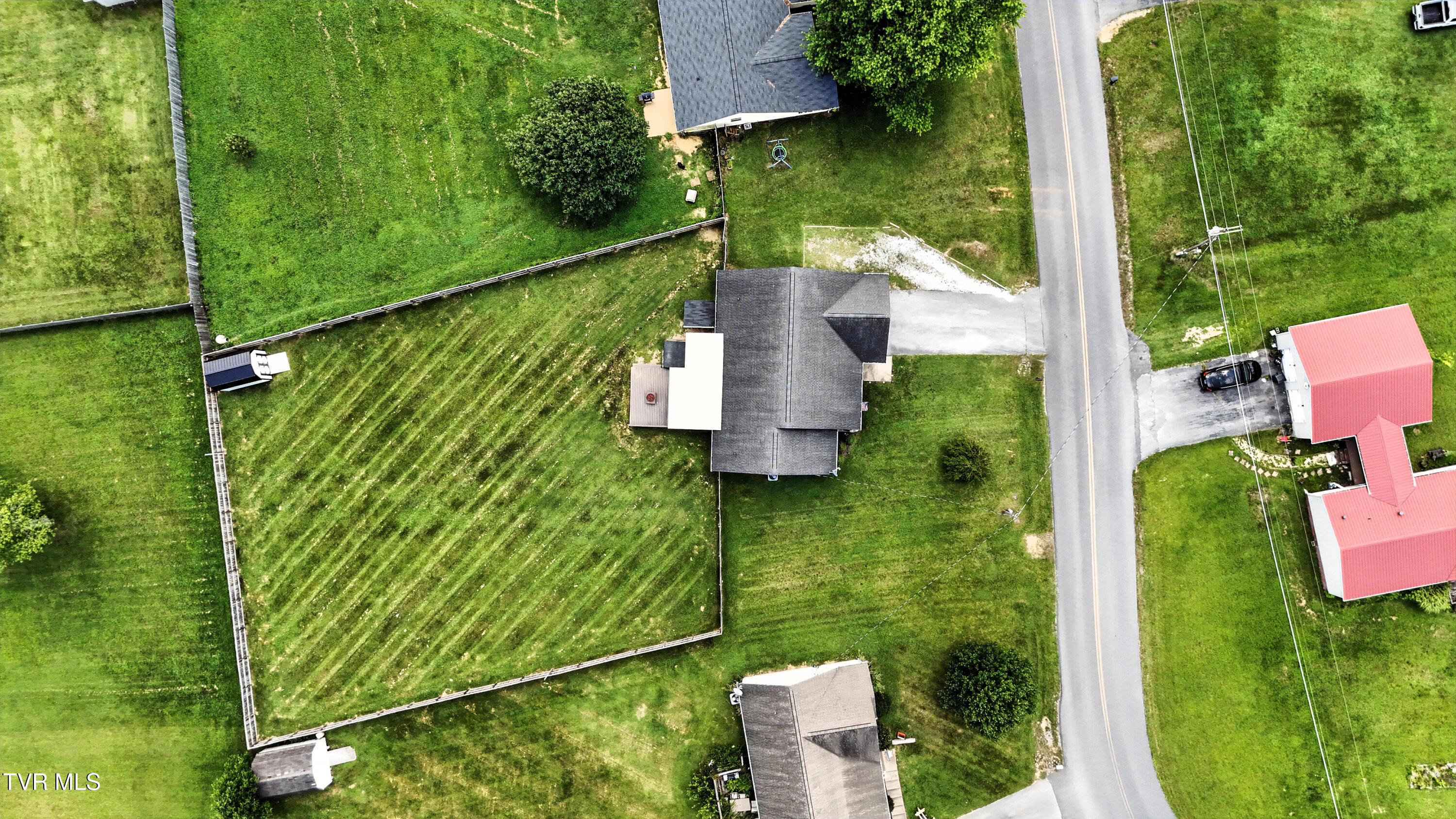 199 Douglas Chapel Road Jonesborough, TN 37659 - Photo 41 of 44 DJI_20250707135857_0988_D