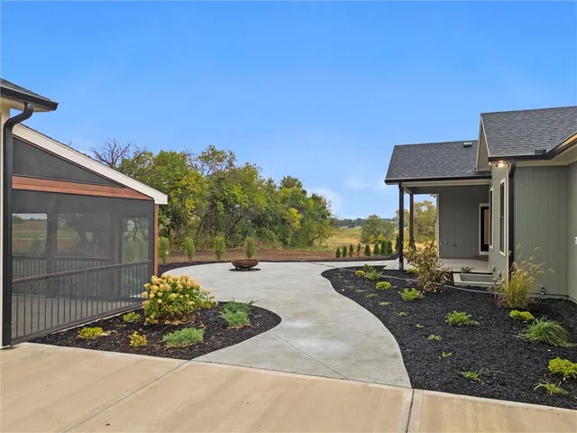 $1,299,000 | 17891 158th Street, Basehor, KS 66007