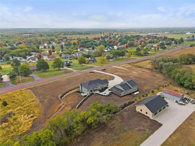 $1,299,000 | 17891 158th Street, Basehor, KS 66007