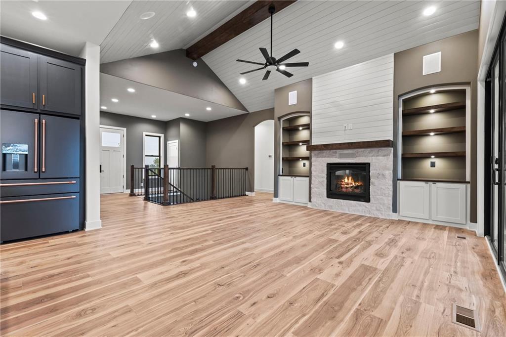 17891 158th Street Basehor, KS 66007 - Photo 9 of 37