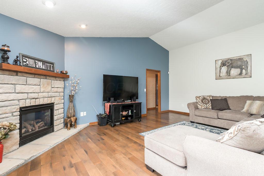 5776 Outville Road Southwest Pataskala, OH 43062 - Photo 5 of 29 Gallery Image 5