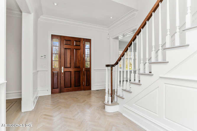 60 Club Road Riverside, CT 06878 - Photo 4 of 44 a view of entryway