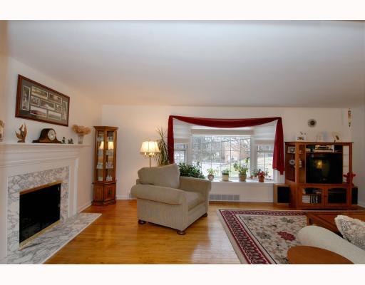 1872 Redcoach Road Allison Park, PA 15101 - Photo 2 of 18 Living Room.