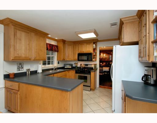 1872 Redcoach Road Allison Park, PA 15101 - Photo 4 of 18 Kitchen.