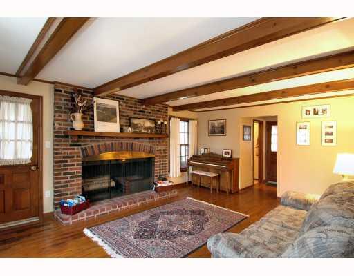 1872 Redcoach Road Allison Park, PA 15101 - Photo 5 of 18 Den/Family/Great Room.