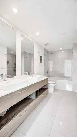 $8,000 | 1300 South Miami Avenue, Unit 2306, Miami, FL 33130