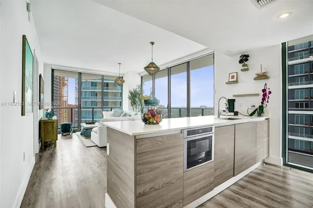 $8,000 | 1300 South Miami Avenue, Unit 2306, Miami, FL 33130