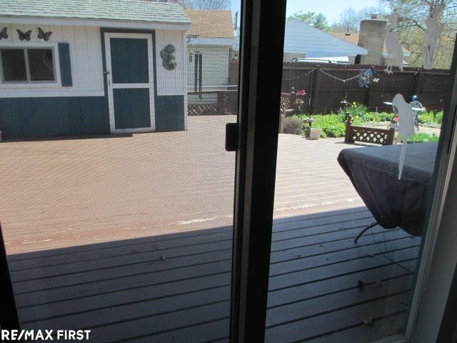 6004 Lakeshore Road Fort Gratiot, MI 48059 - Photo 24 of 33