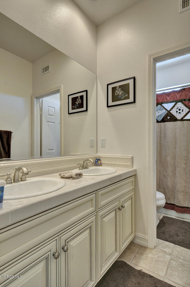 4932 Corral Street Simi Valley, CA 93063 - Photo 27 of 46 4932 Corral Street Simi Valley-large-027