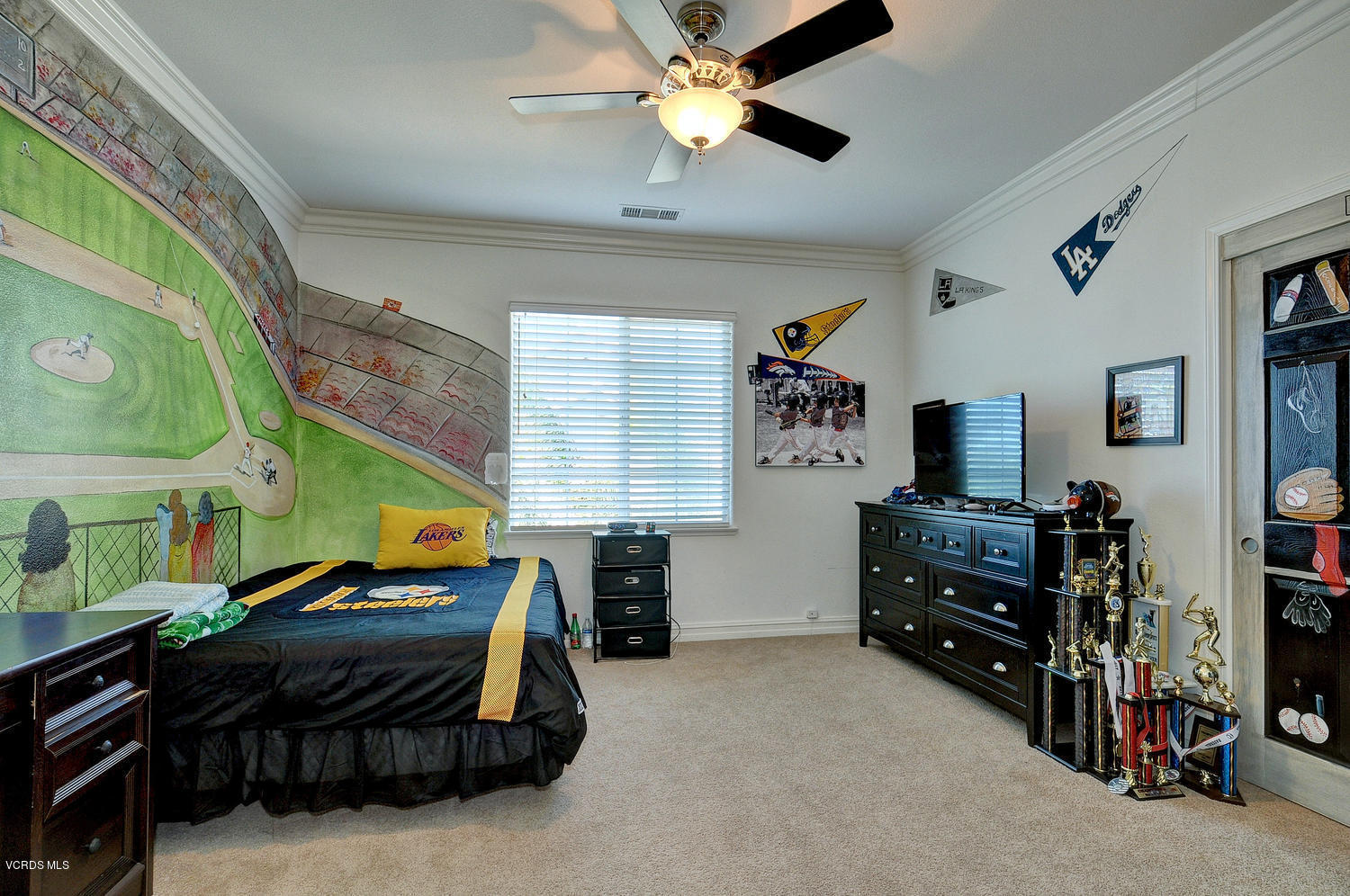 4932 Corral Street Simi Valley, CA 93063 - Photo 29 of 46 4932 Corral Street Simi Valley-large-029