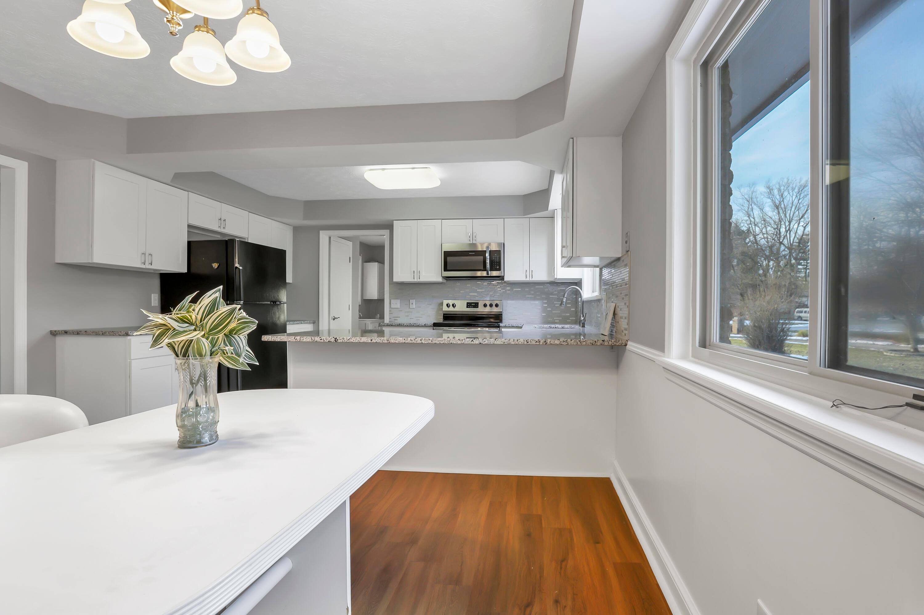 668 Indian Mound Road Columbus, OH 43213 - Photo 19 of 68 kitchen