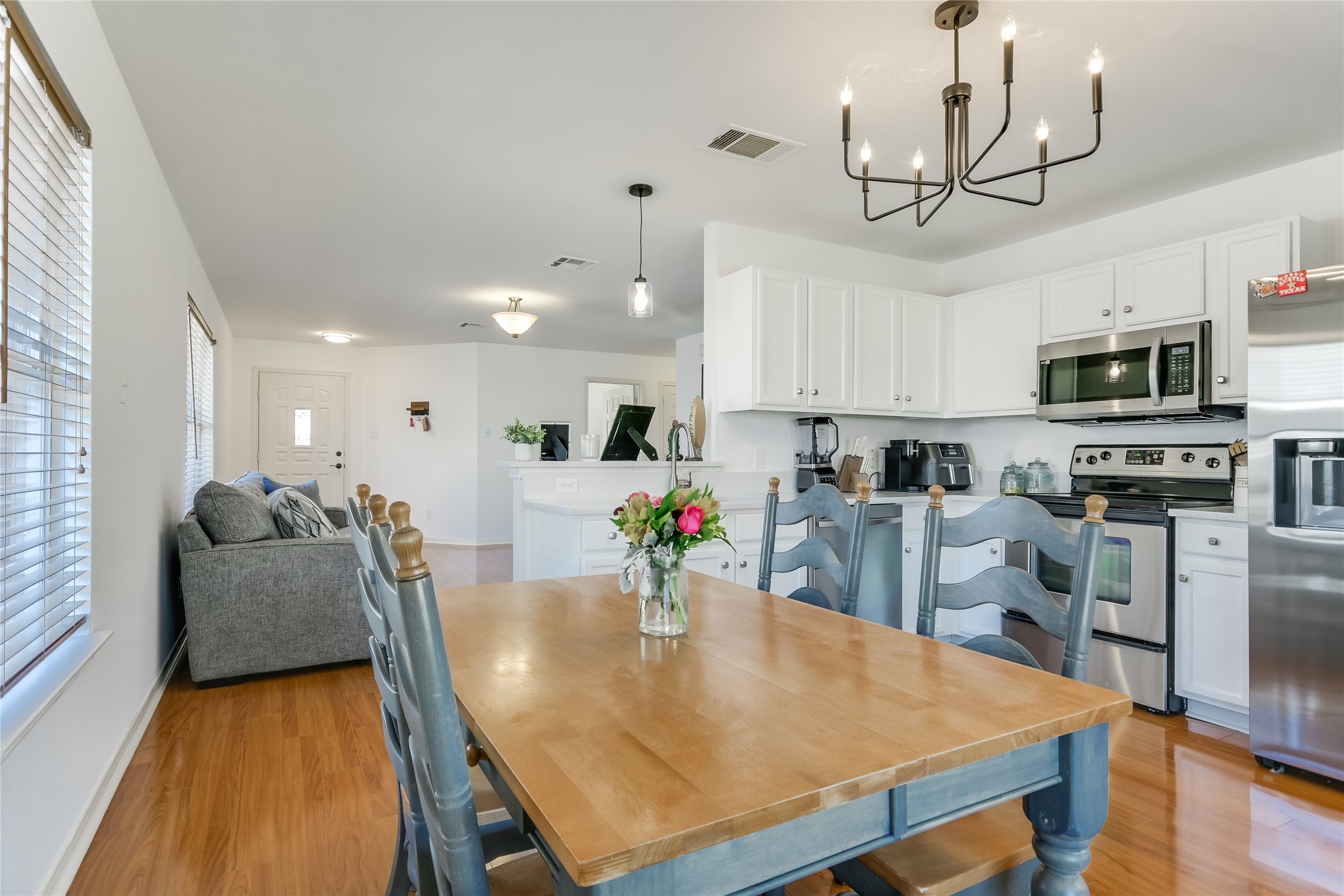 201 Woodley Road Leander, TX 78641 - Photo 3 of 19