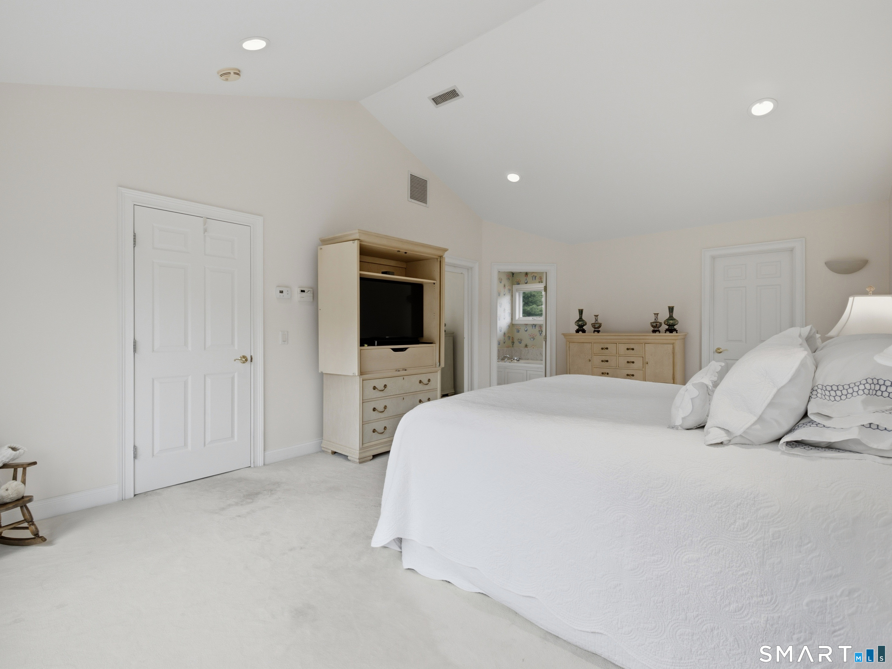2 Shirecrest, Unit 2 Avon, CT 06001 - Photo 17 of 39