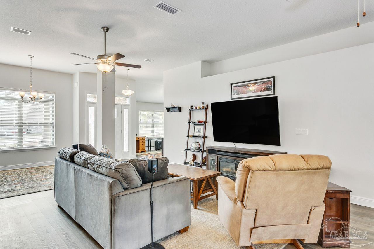 6087 Parsonage Circle Milton, FL 32570 - Photo 13 of 37