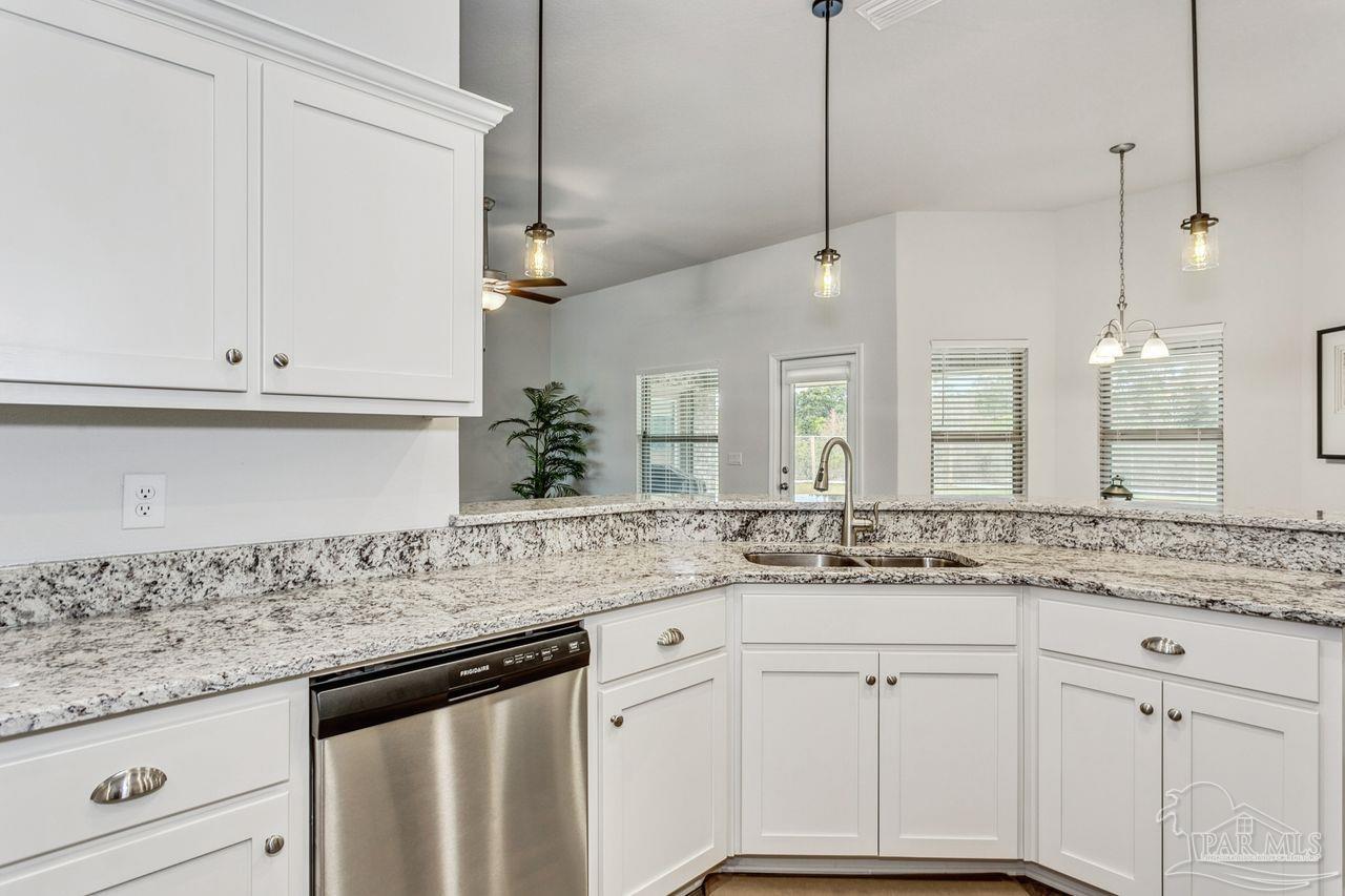 6087 Parsonage Circle Milton, FL 32570 - Photo 17 of 37