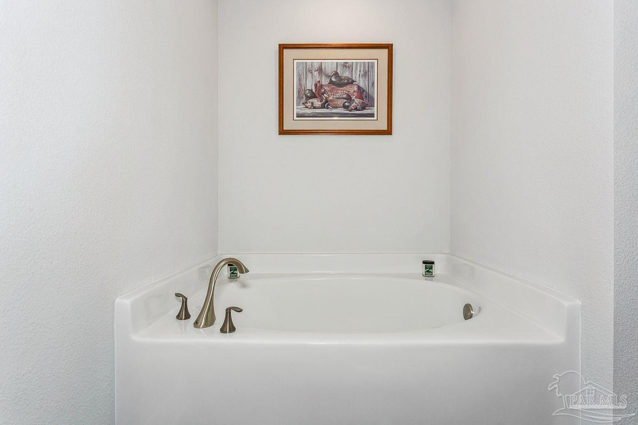 6087 Parsonage Circle Milton, FL 32570 - Photo 25 of 37